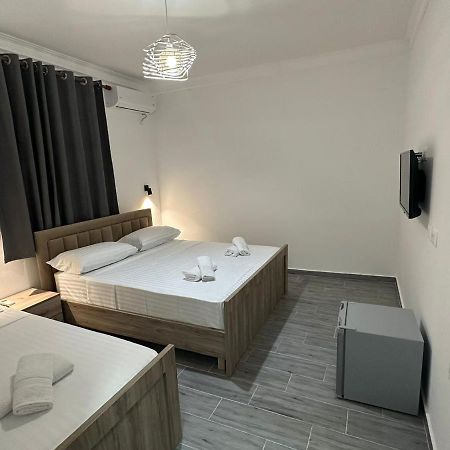 Rus Villa Berat Exteriör bild