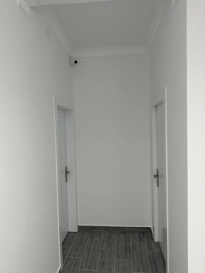 Rus Villa Berat Exteriör bild