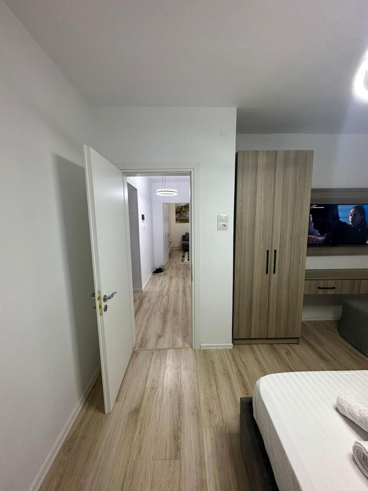 Rus Villa Berat Exteriör bild