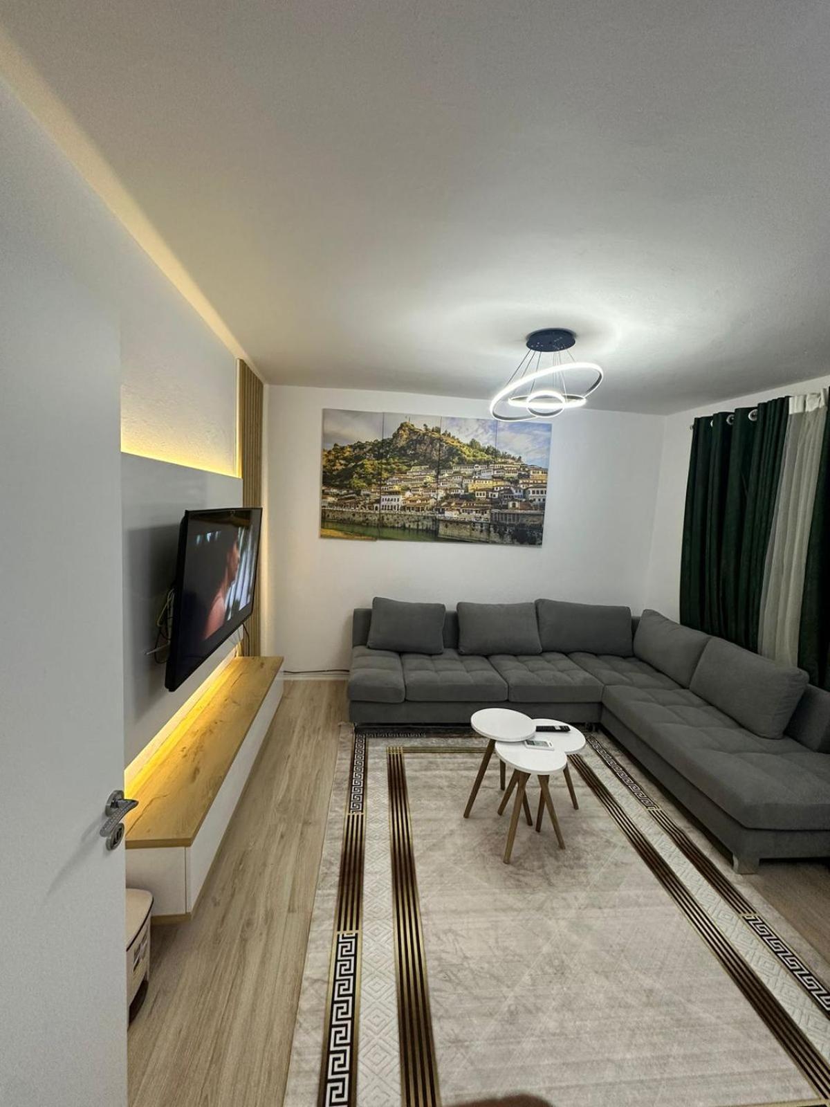 Rus Villa Berat Exteriör bild